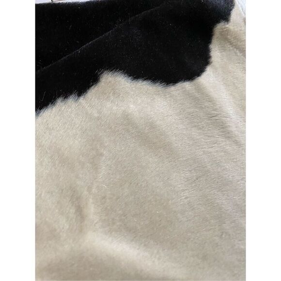 Cowhide for Seat Covers set of 4 21” x 21” Upholstery - Picture 2 of 2